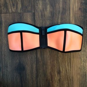 Triangl strapless neoprene bikini top